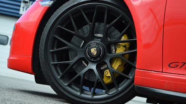 Porsche 911 GTS wheel