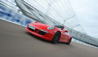 Porsche 911 GTS front tracking