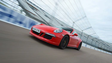 Porsche 911 GTS front tracking