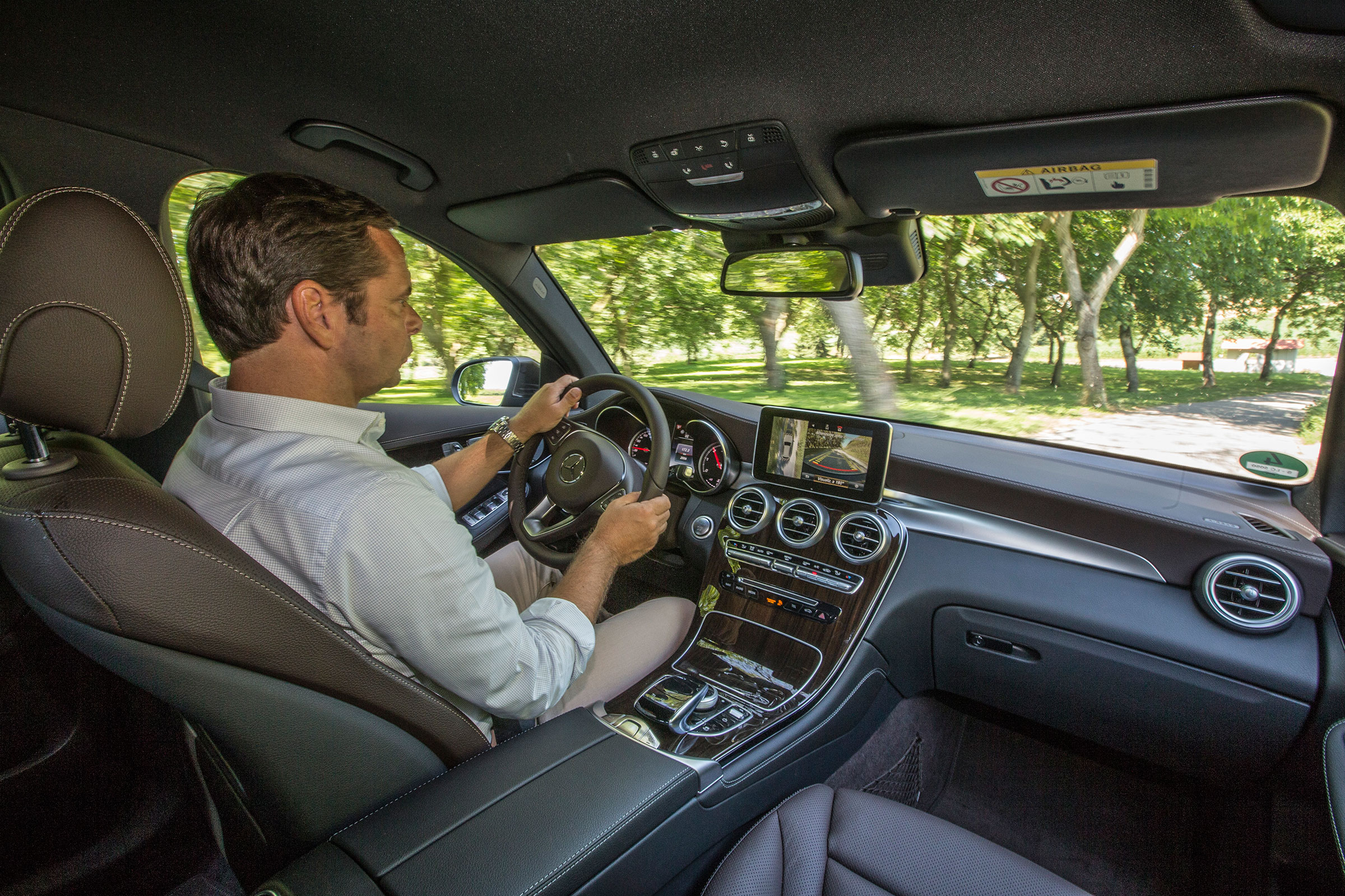 Mercedes GLC - interior driving
