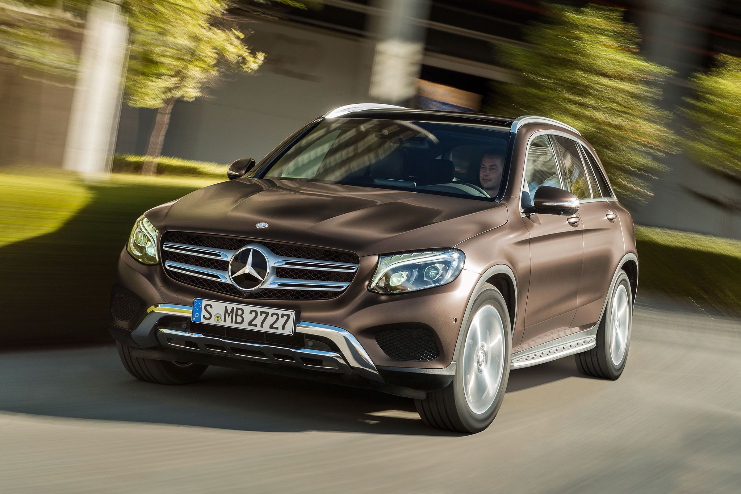 Mercedes GLC - front action