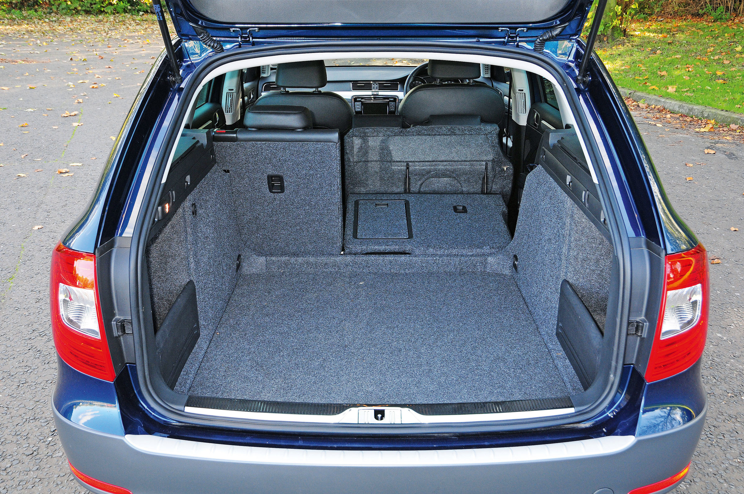 Skoda Superb Estate LT - boot