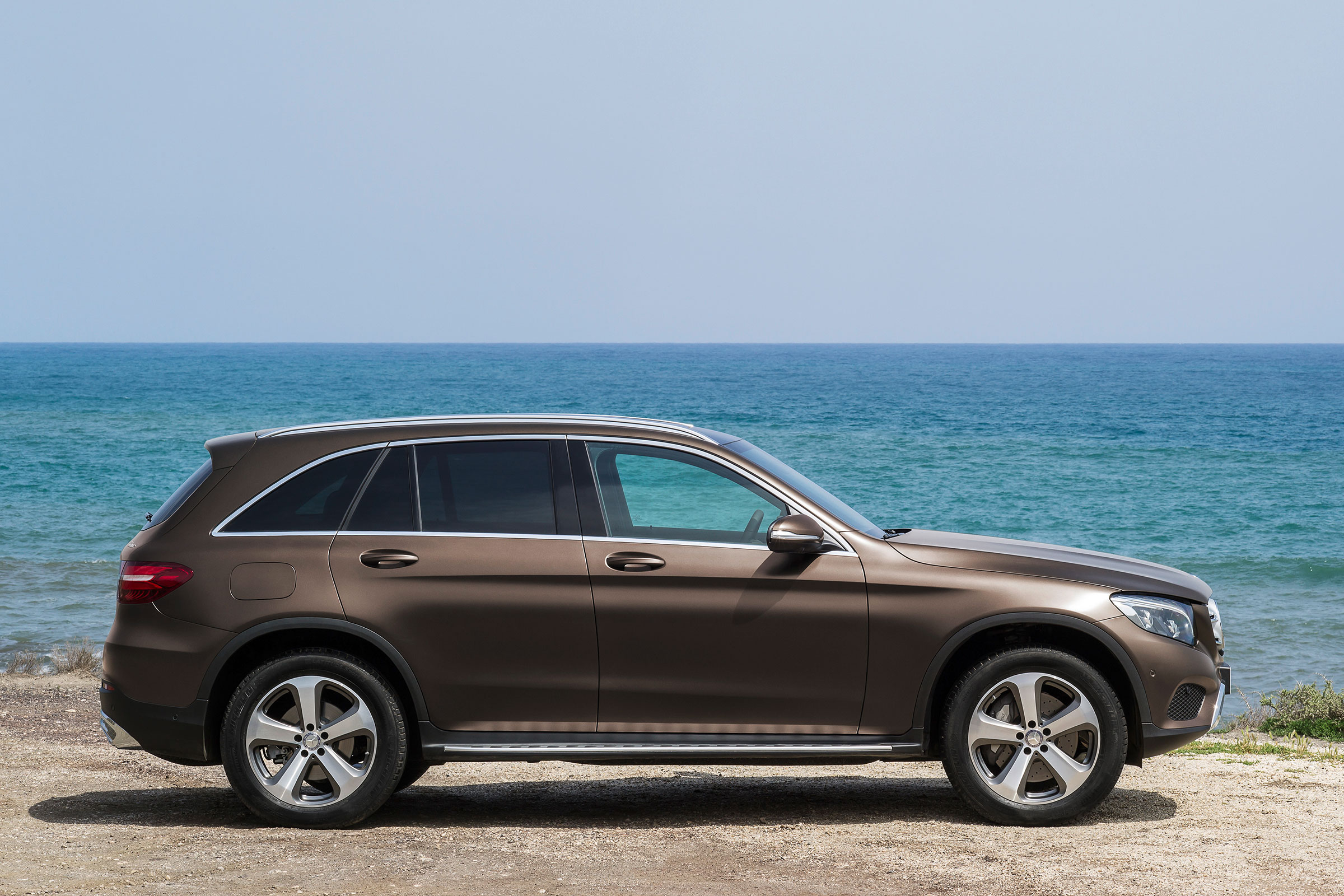 Mercedes GLC - side static