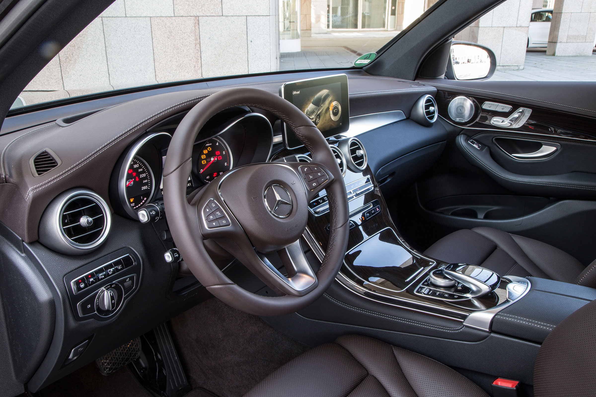 Mercedes GLC - cabin