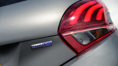 Peugeot 208 - badge and rear lights
