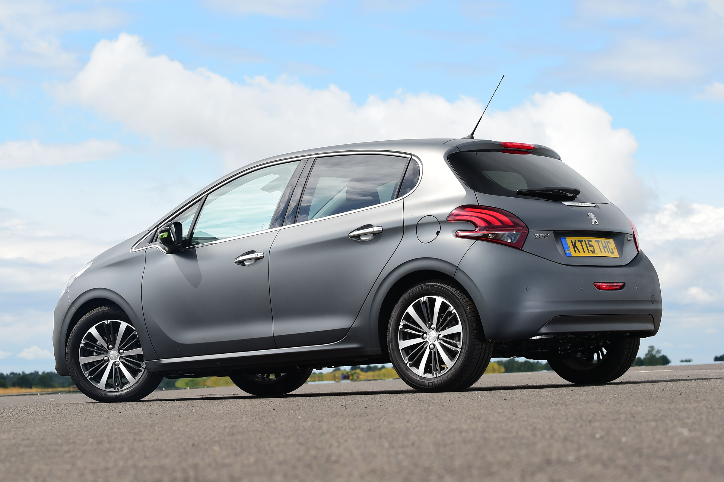 Peugeot 208 - rear static