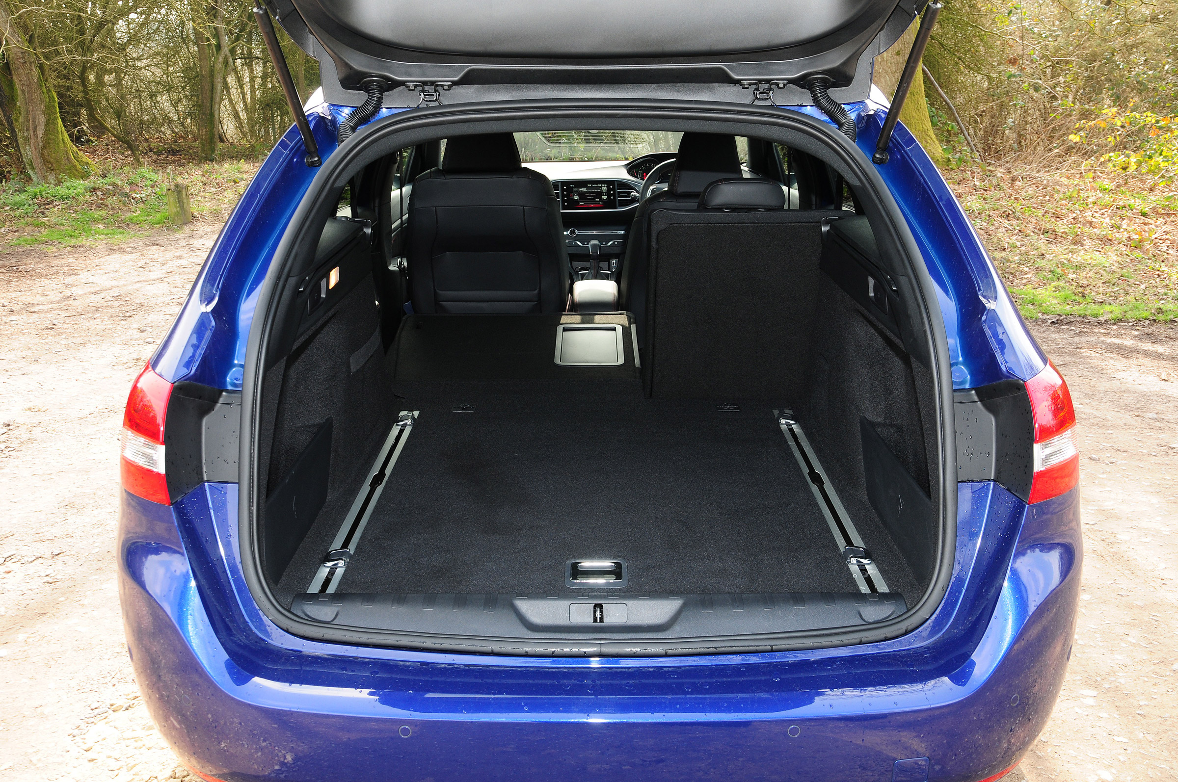 Peugeot 308 SW GT boot