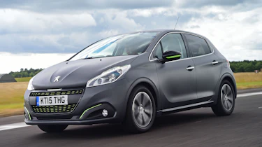 Peugeot 208 - front tracking