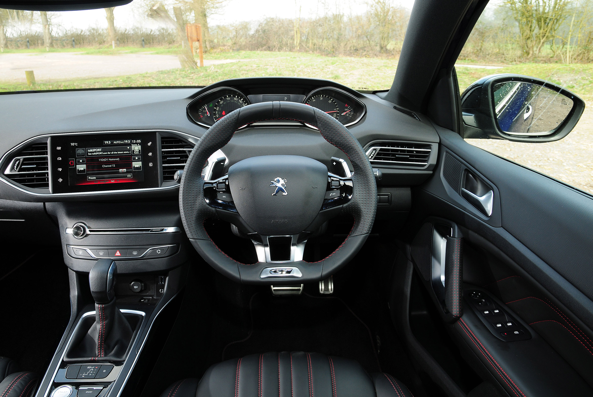 Peugeot 308 SW GT interior