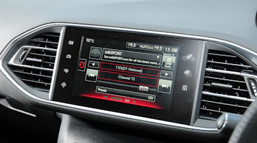 Peugeot 308 SW GT sat-nav