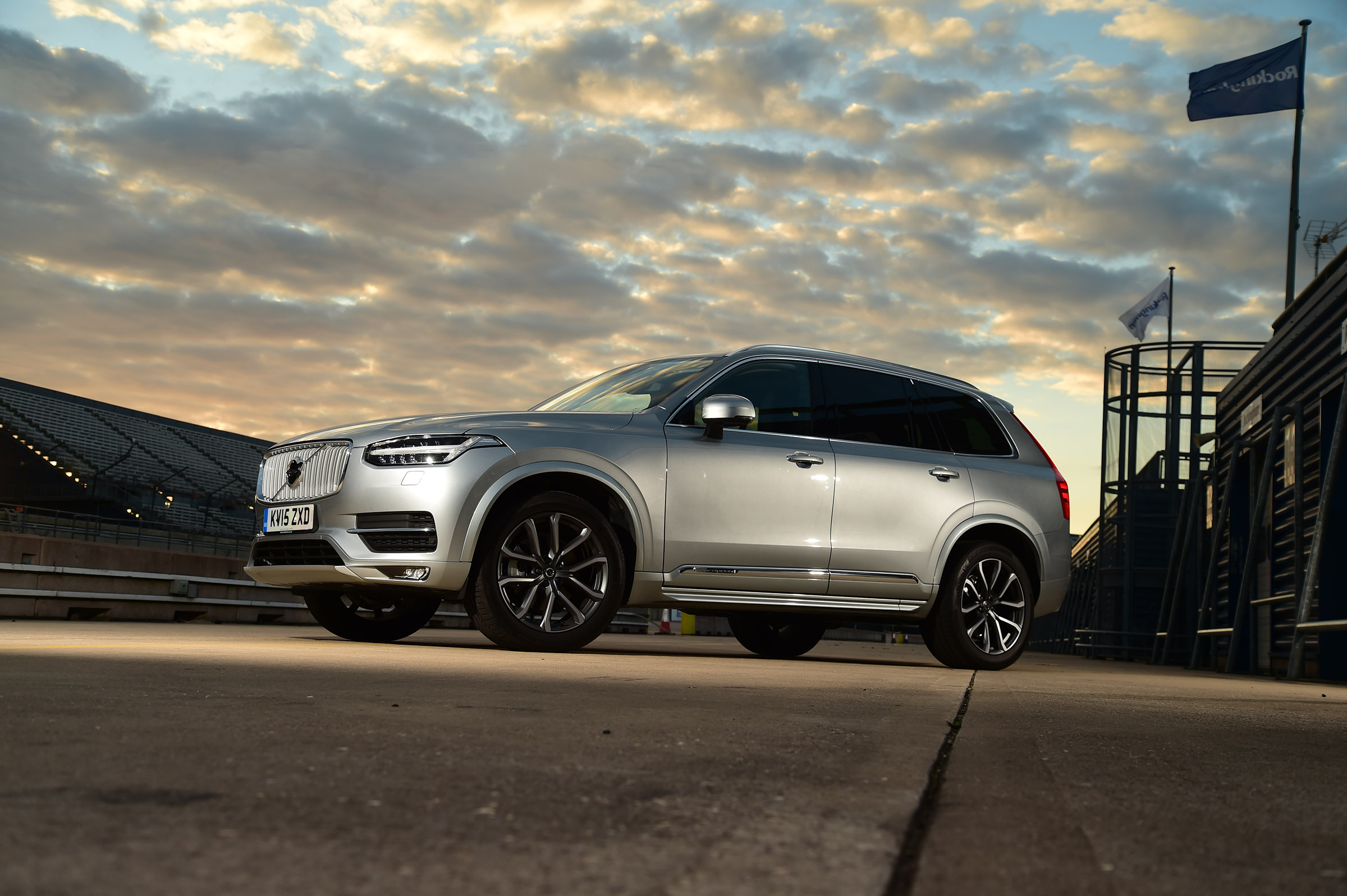 Volvo XC90 COTY offside