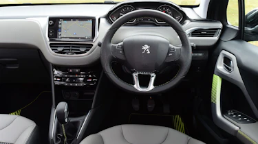Peugeot 208 - interior