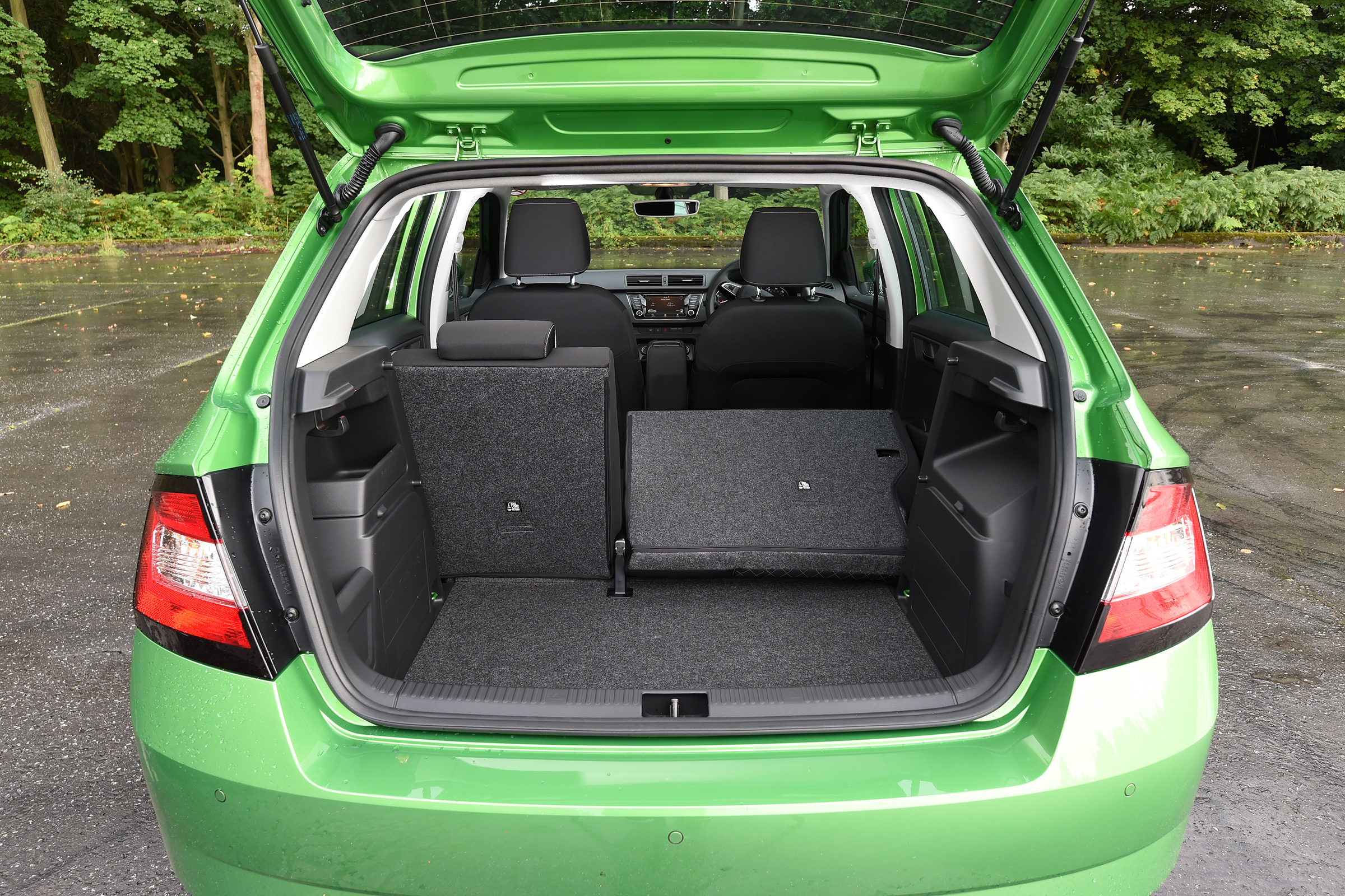 Skoda Fabia green boot