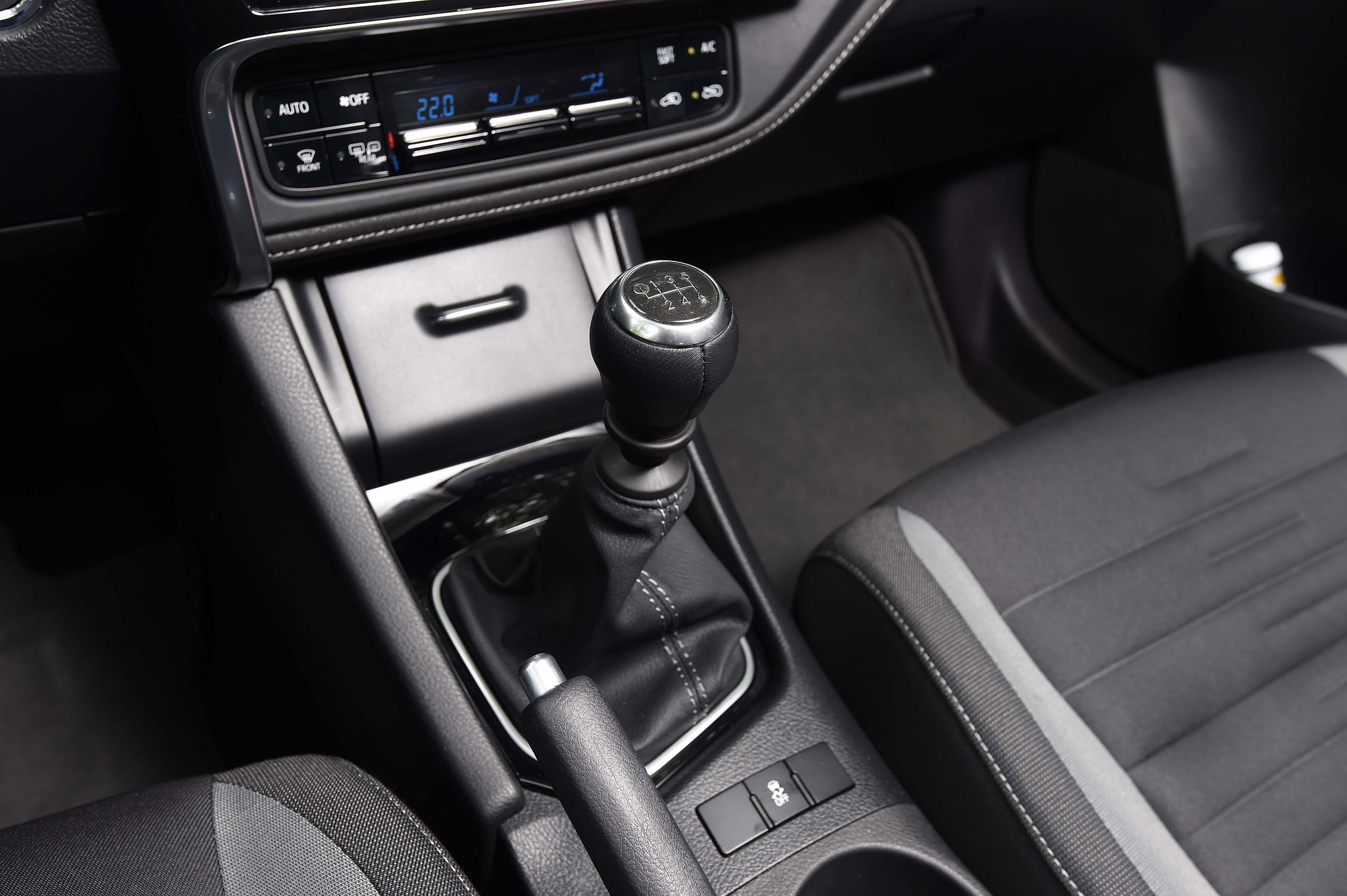 New Toyota Auris 2015 gearstick