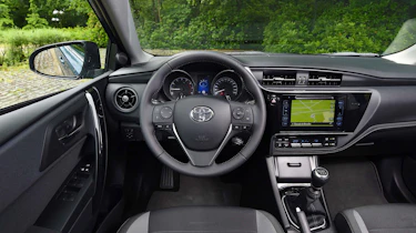 New Toyota Auris 2015 interior