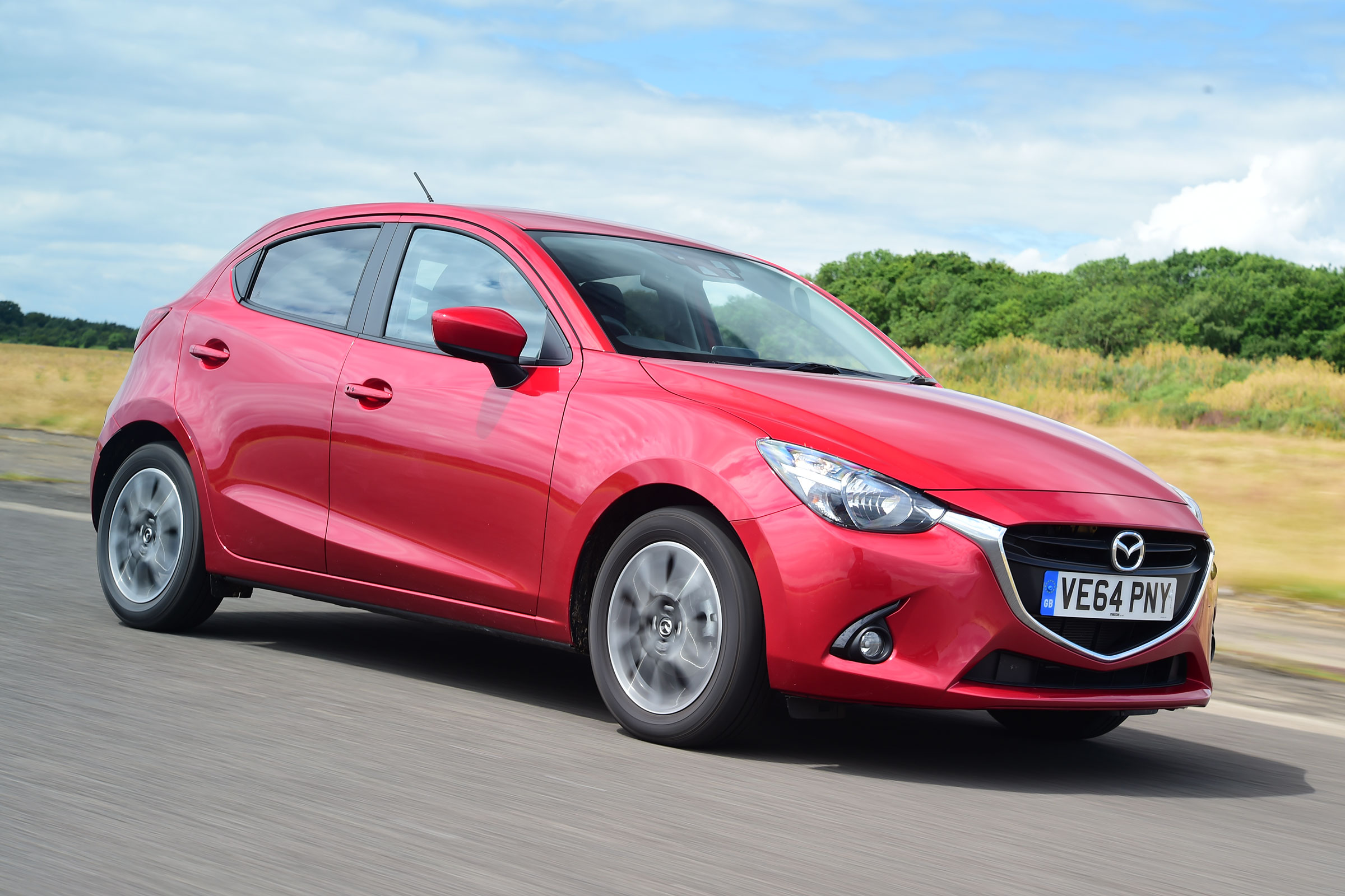 Mazda 2 - front tracking
