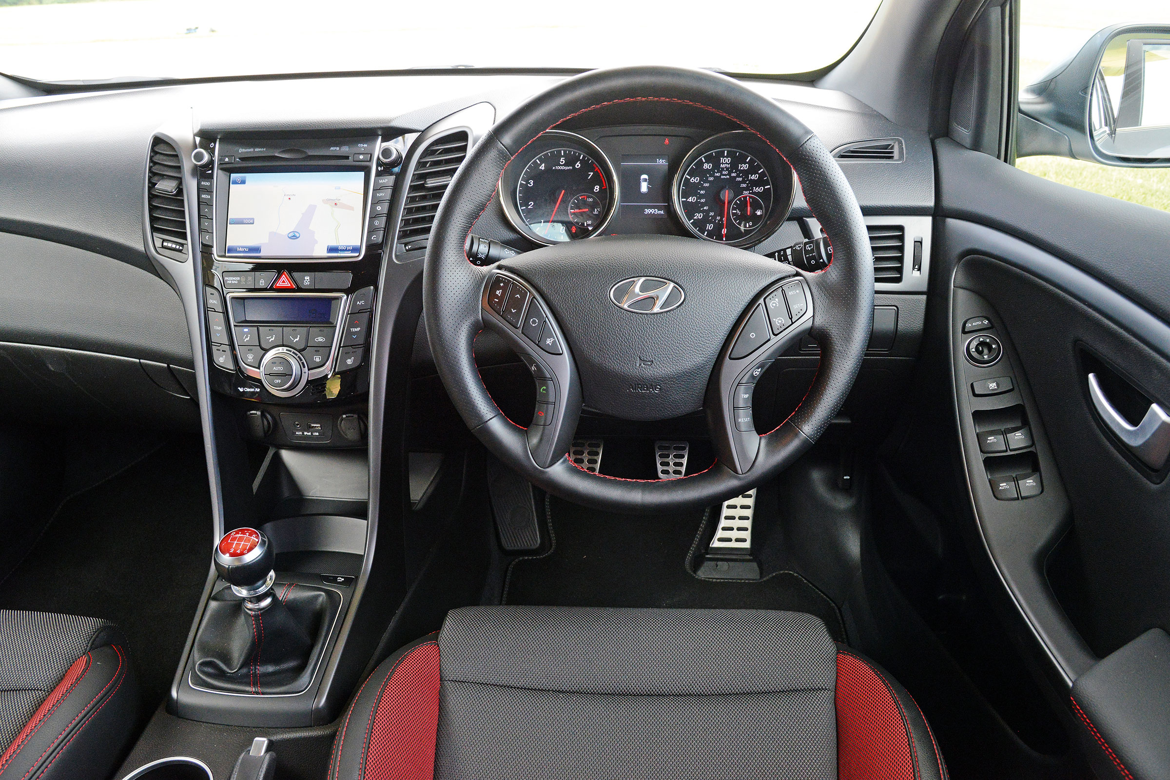 Hyundai i30 Turbo - interior