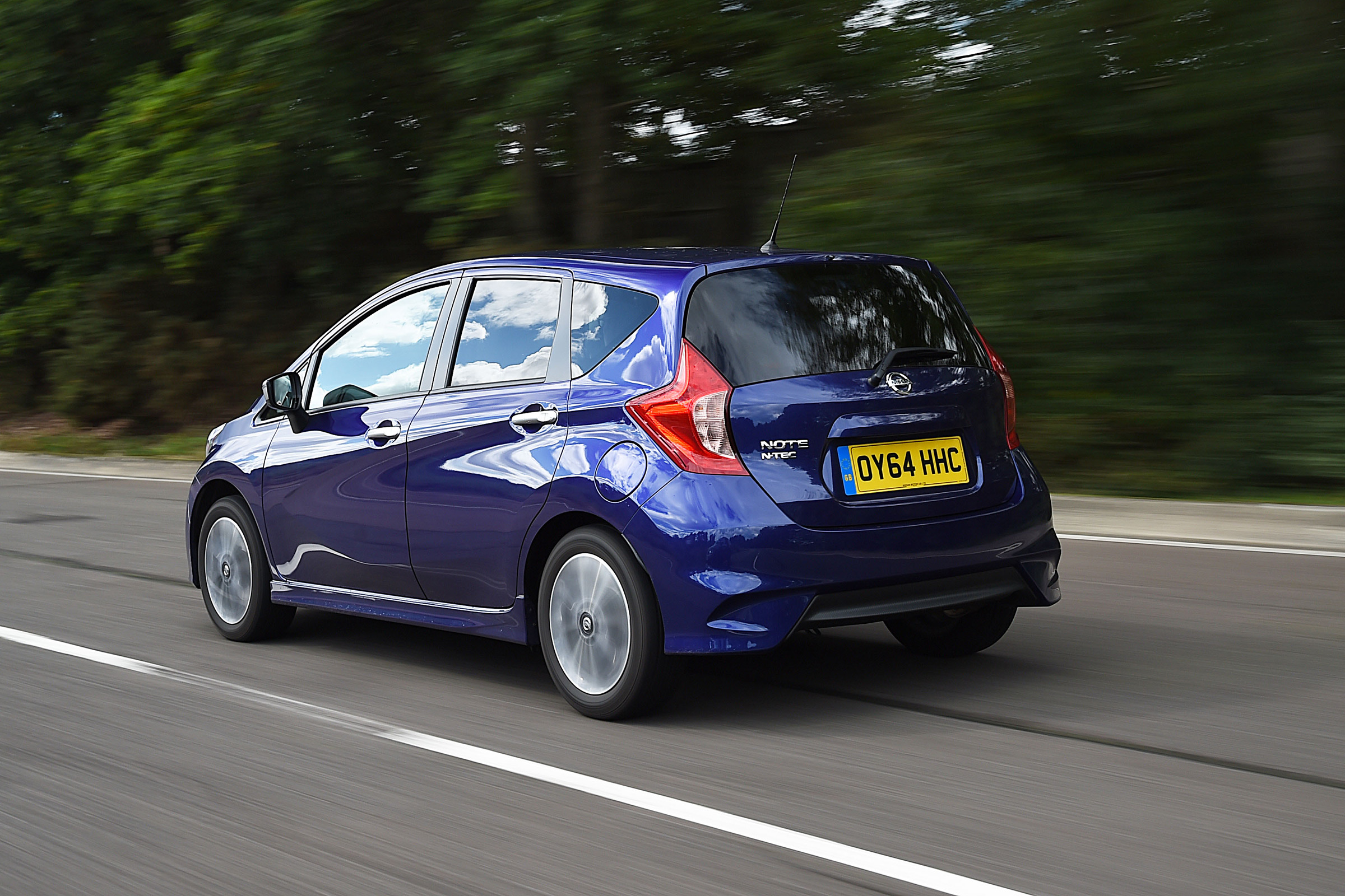 Nissan Note blue rear tracking