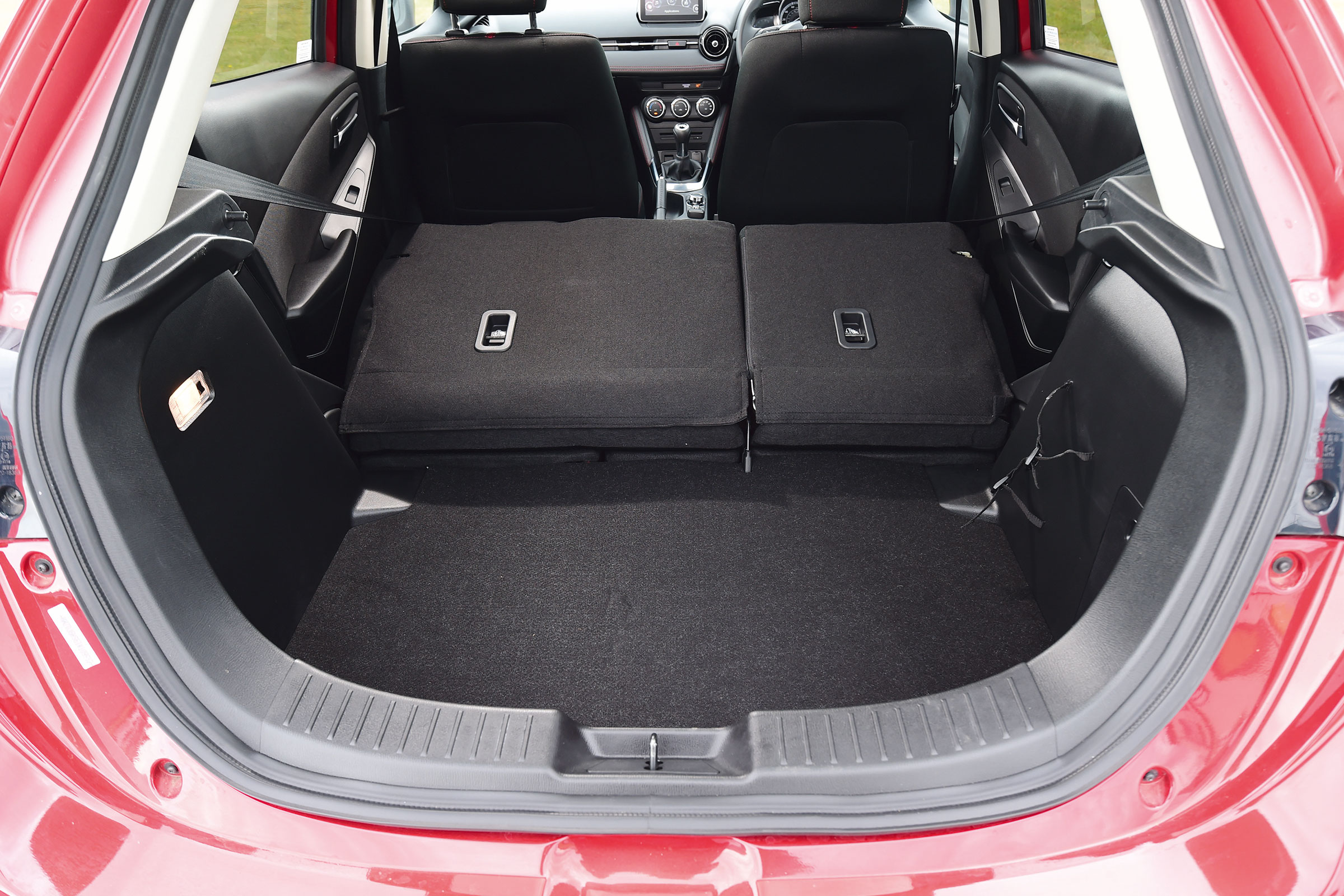 Mazda 2 - boot