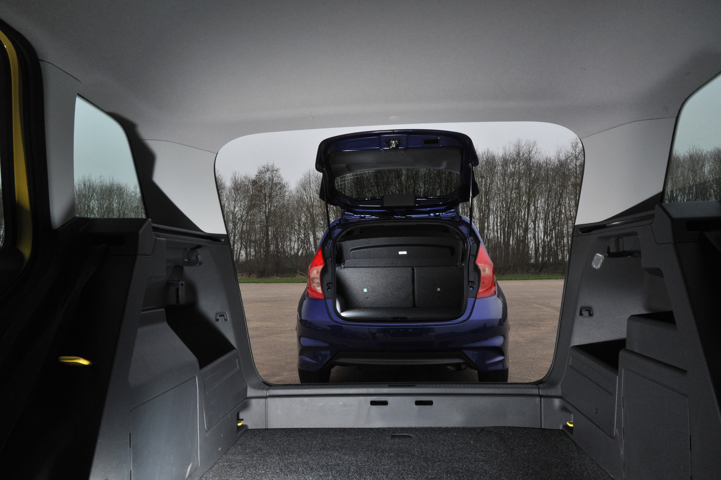 Skoda Fabia Estate vs Nissan Note boots