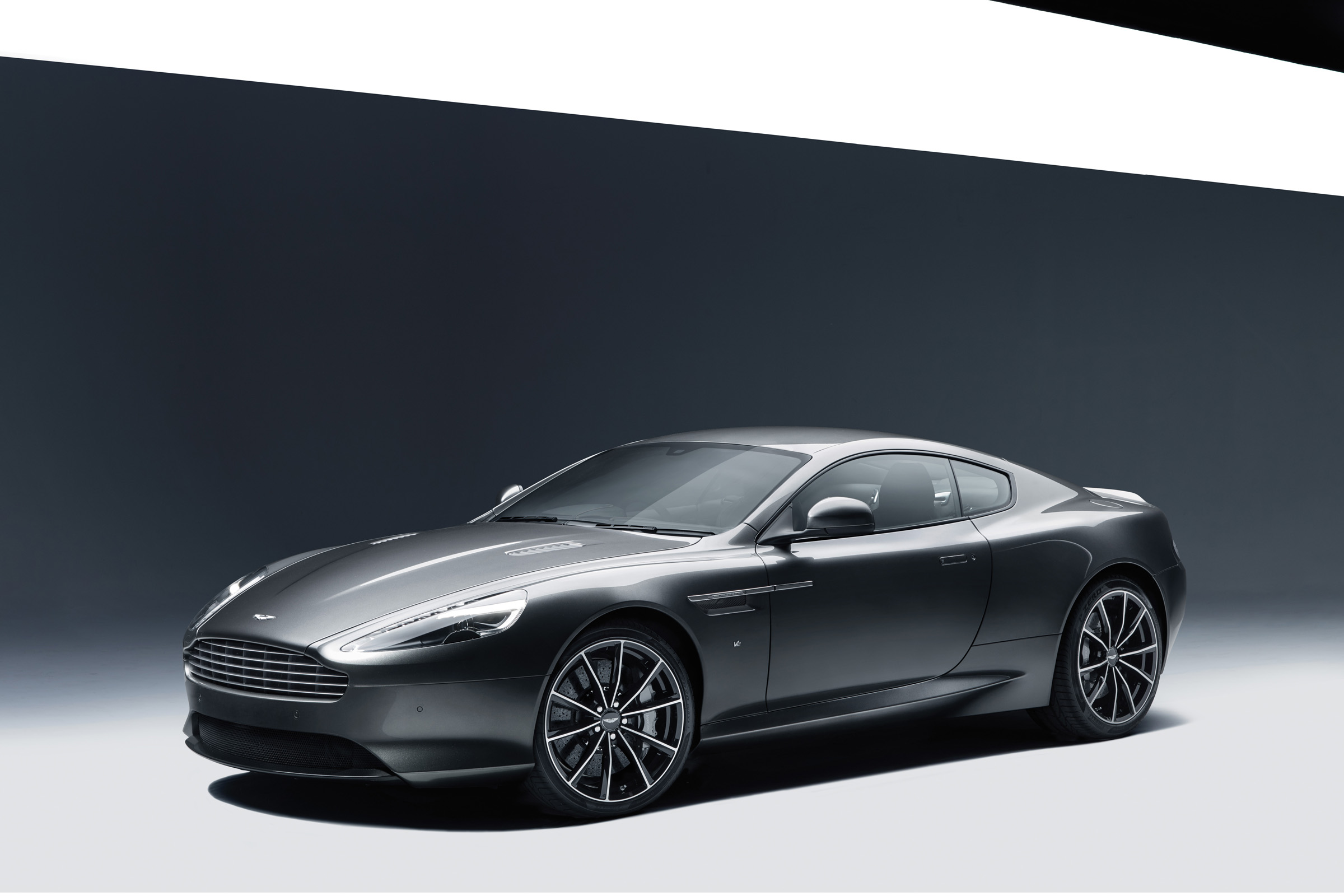 Aston Martin DB9 GT 2016 front