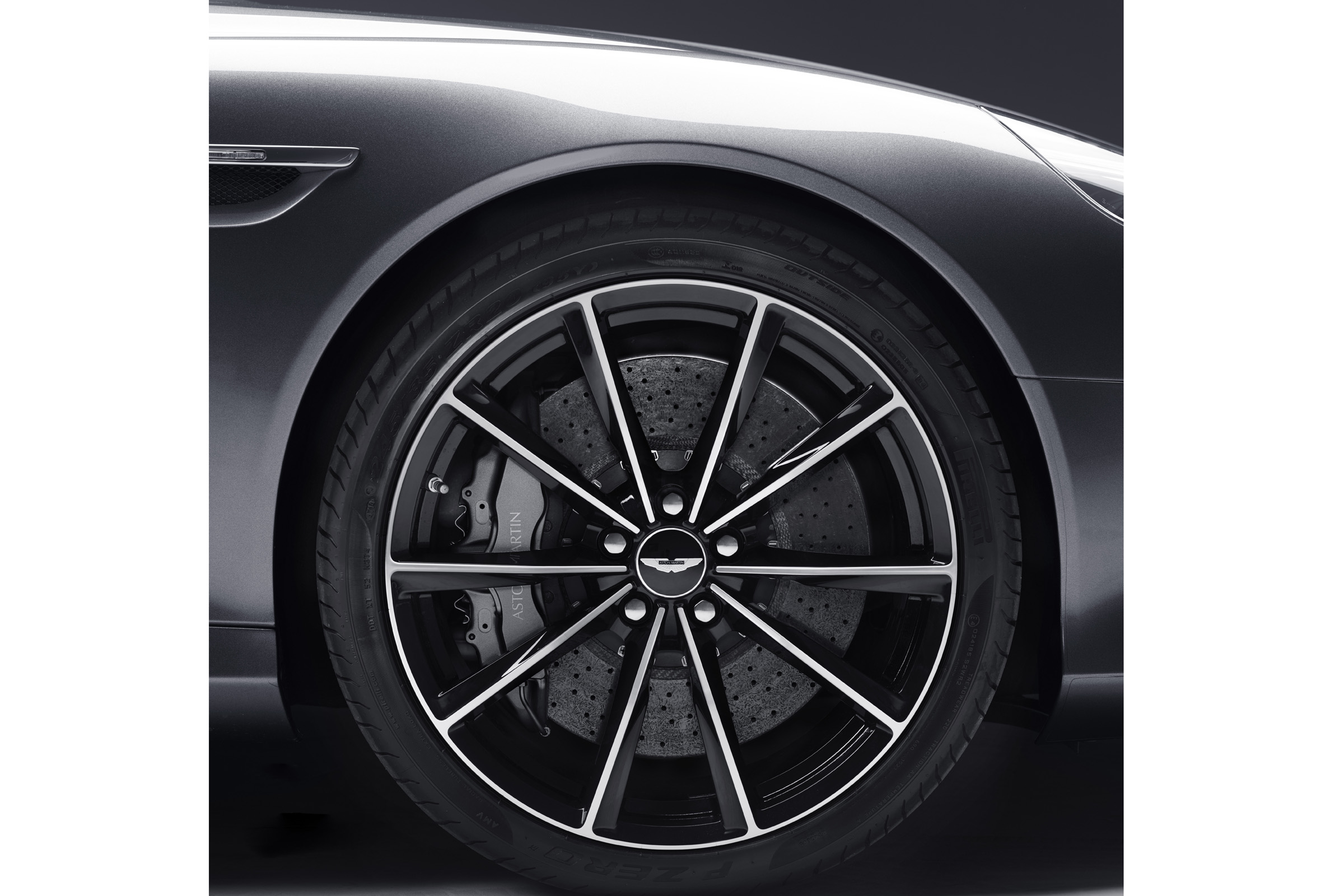 Aston Martin DB9 GT 2016 wheel