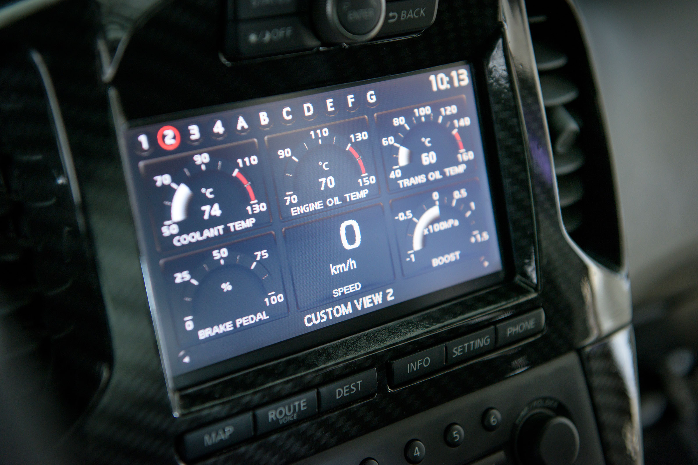 Nissan Juke-R 2.0 - screen