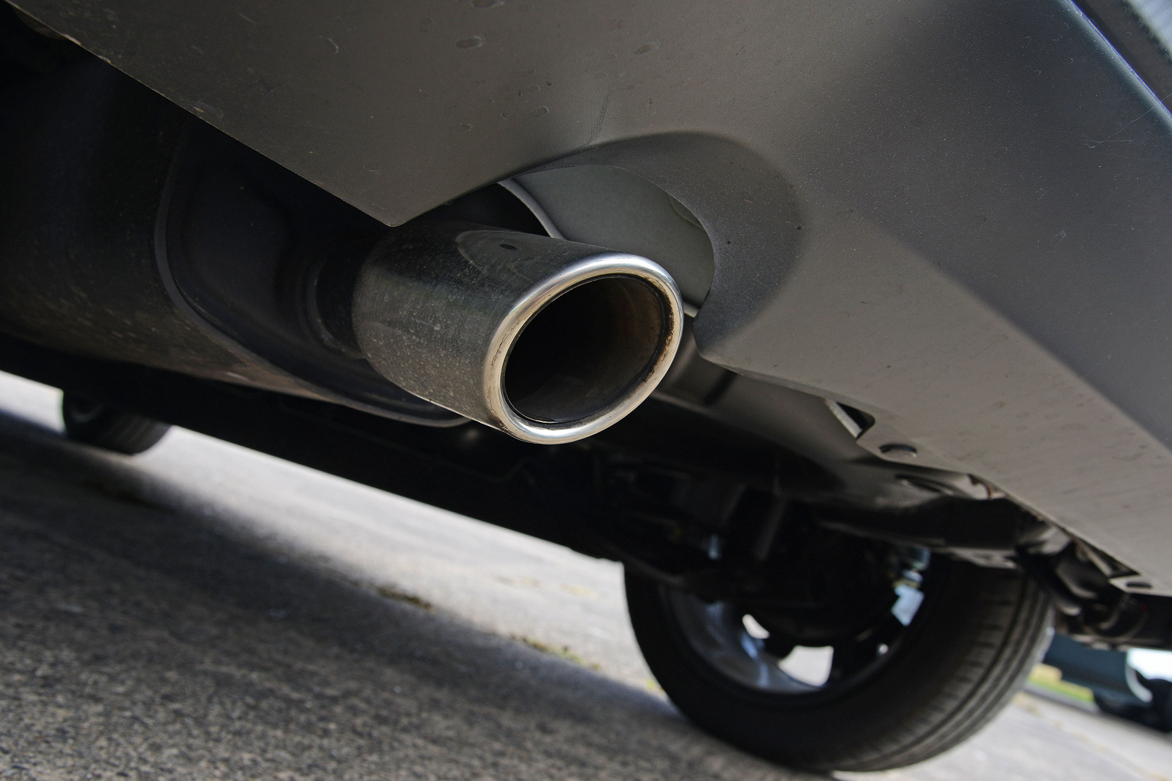 Nissan Pulsar - exhaust
