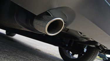 Nissan Pulsar - exhaust