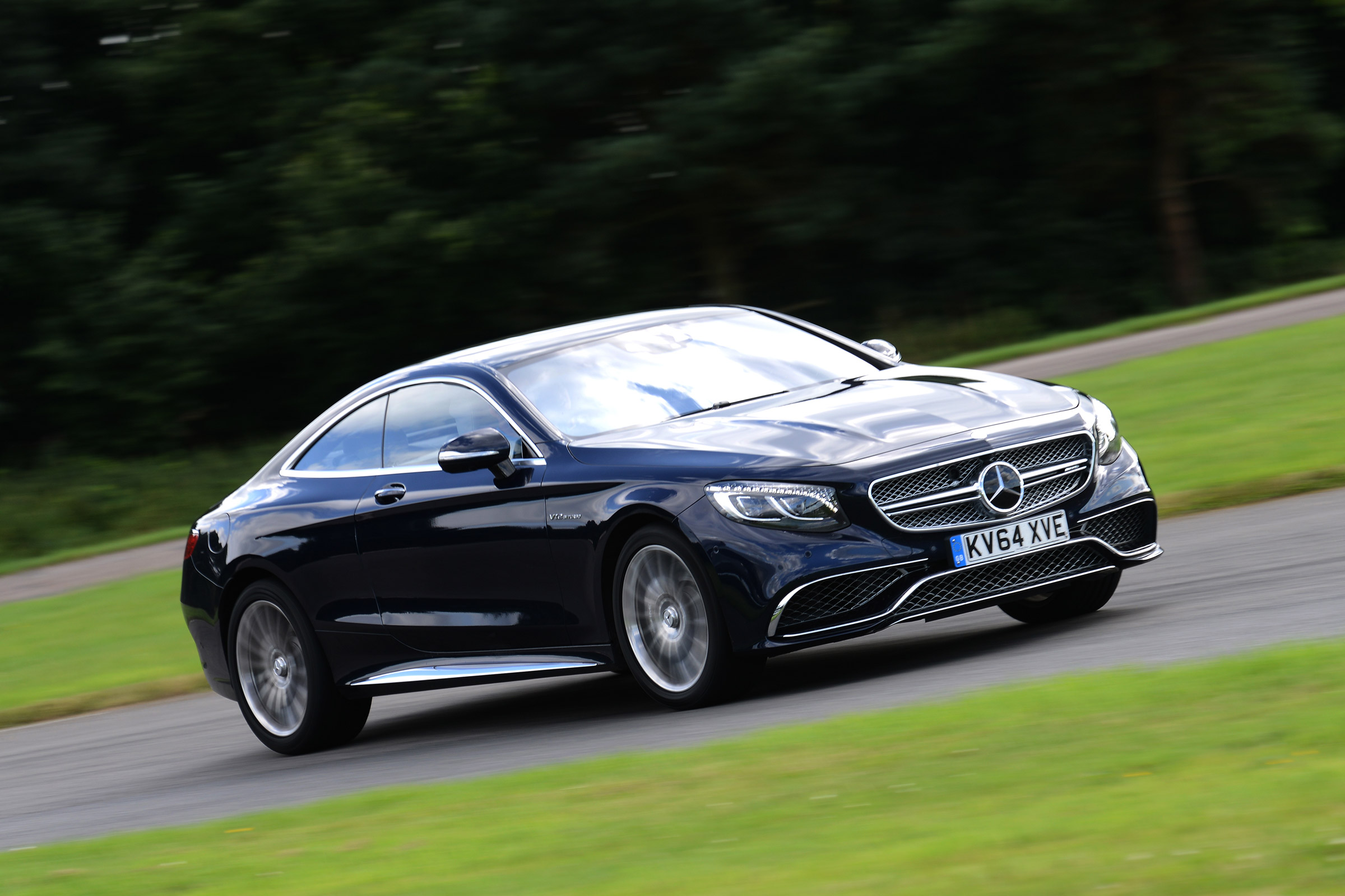 Mercedes S65 AMG action