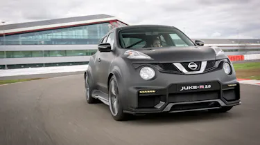 Nissan Juke-R 2.0 - front action
