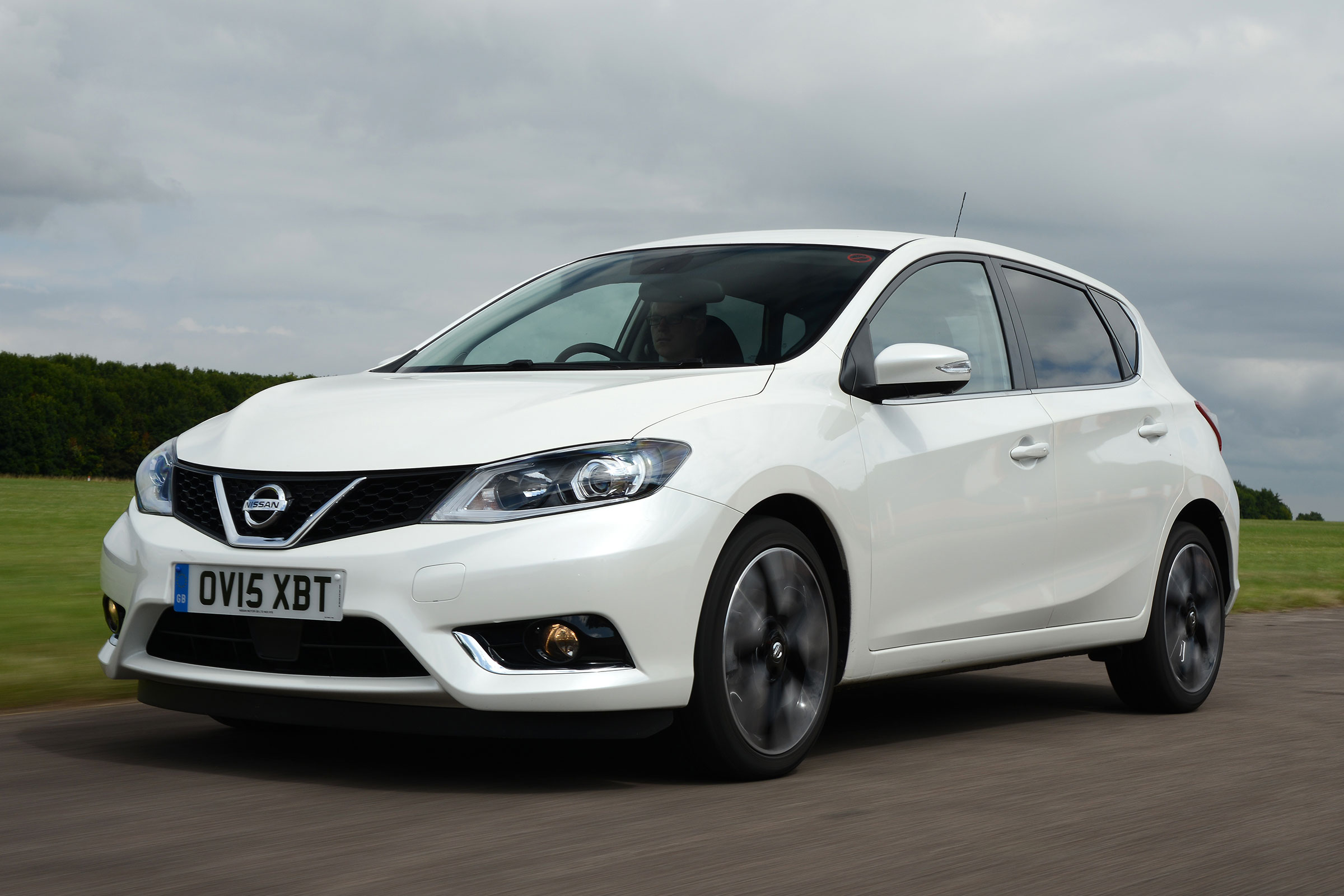 Nissan Pulsar - front tracking