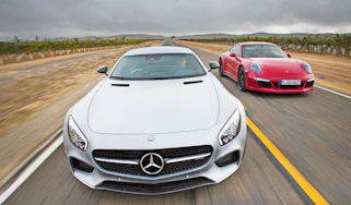 Mercedes-AMG GT vs Porsche 911 GTS