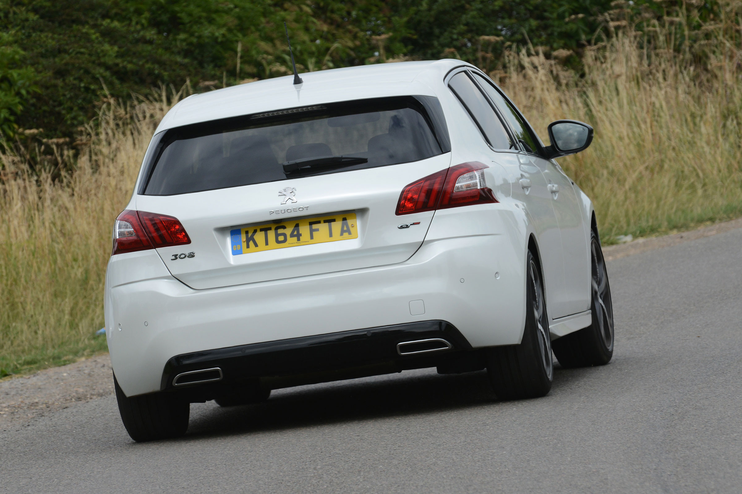Peugeot 308 GT - rear cornering