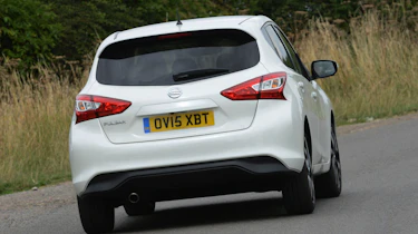 Nissan Pulsar - rear cornering