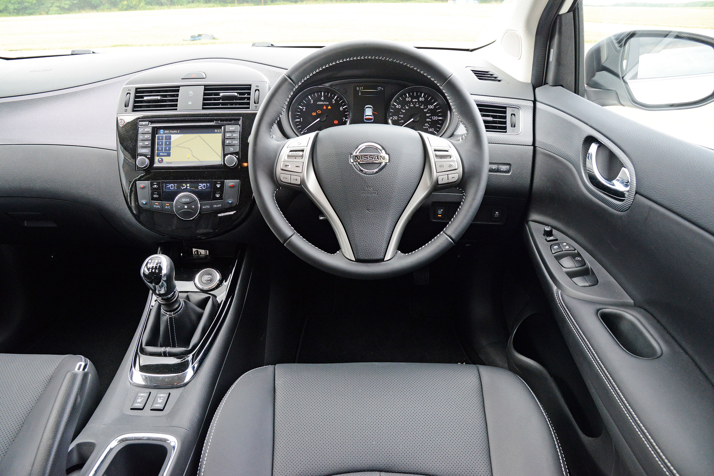 Nissan Pulsar - interior