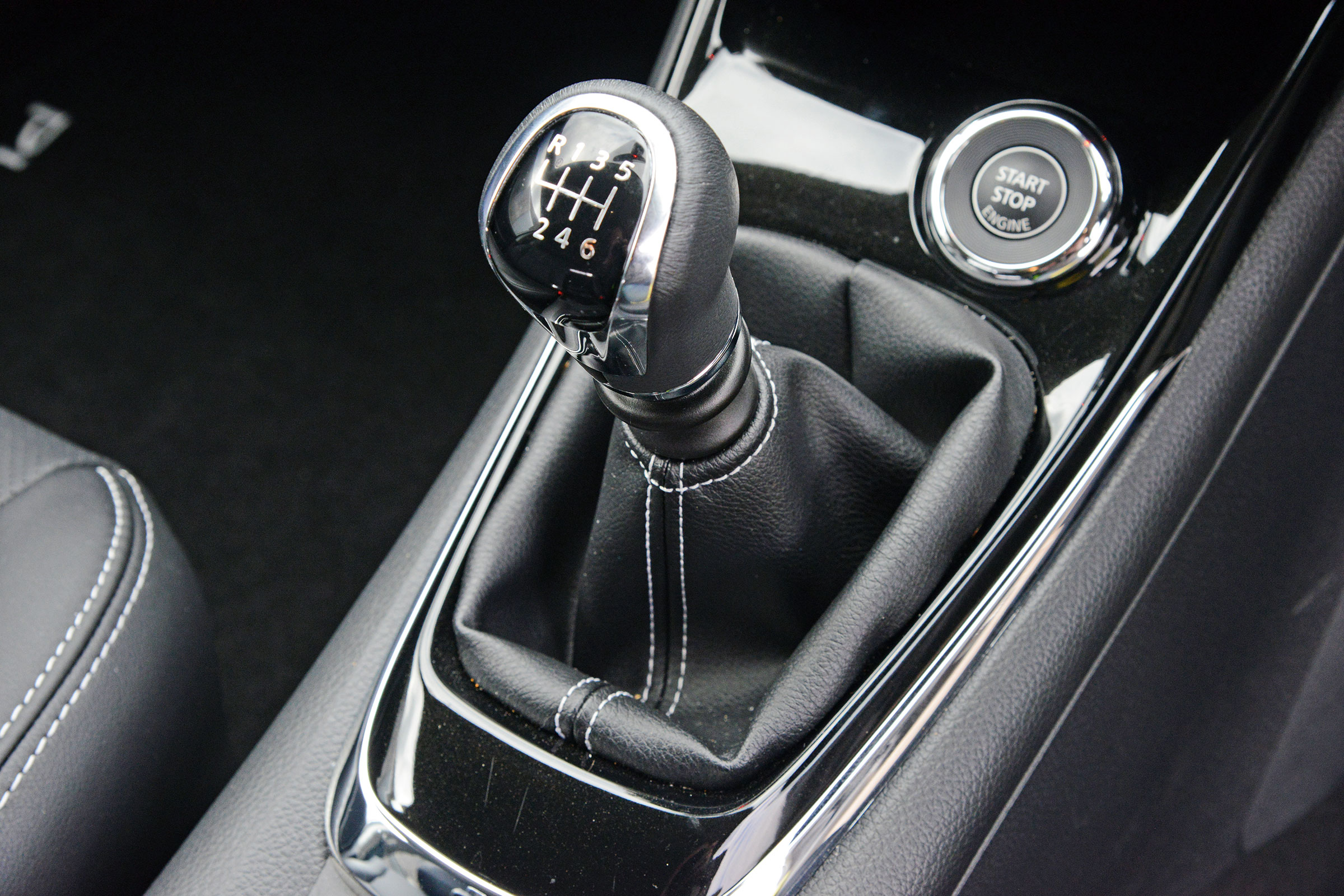 Nissan Pulsar - gearlever
