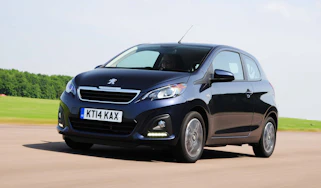 Peugeot 108 front tracking