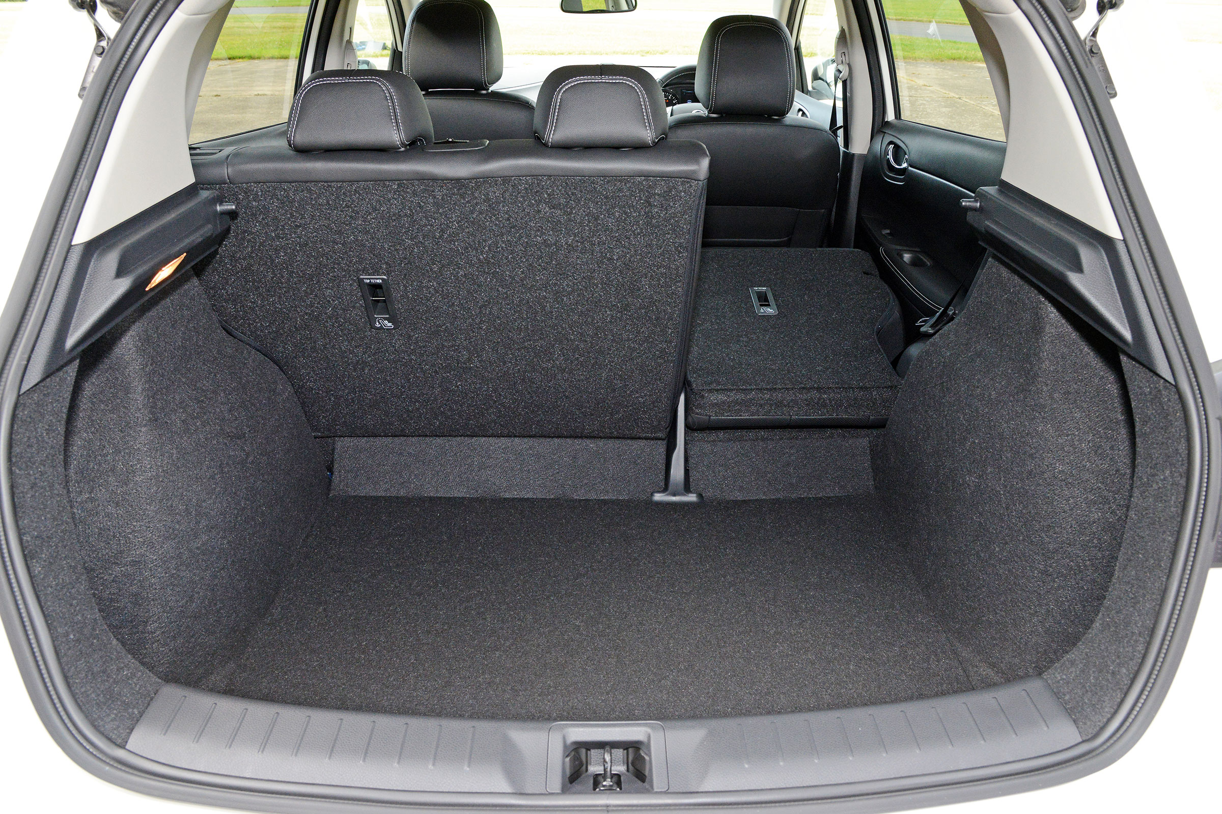 Nissan Pulsar - boot