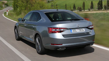Skoda Superb - rear tracking