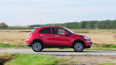 Fiat 500X - side