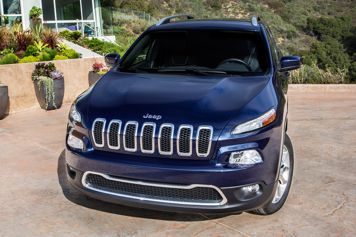 2014 Jeep Cherokee front static house