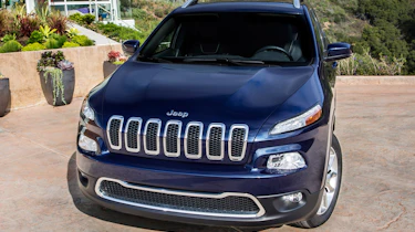 2014 Jeep Cherokee front static house