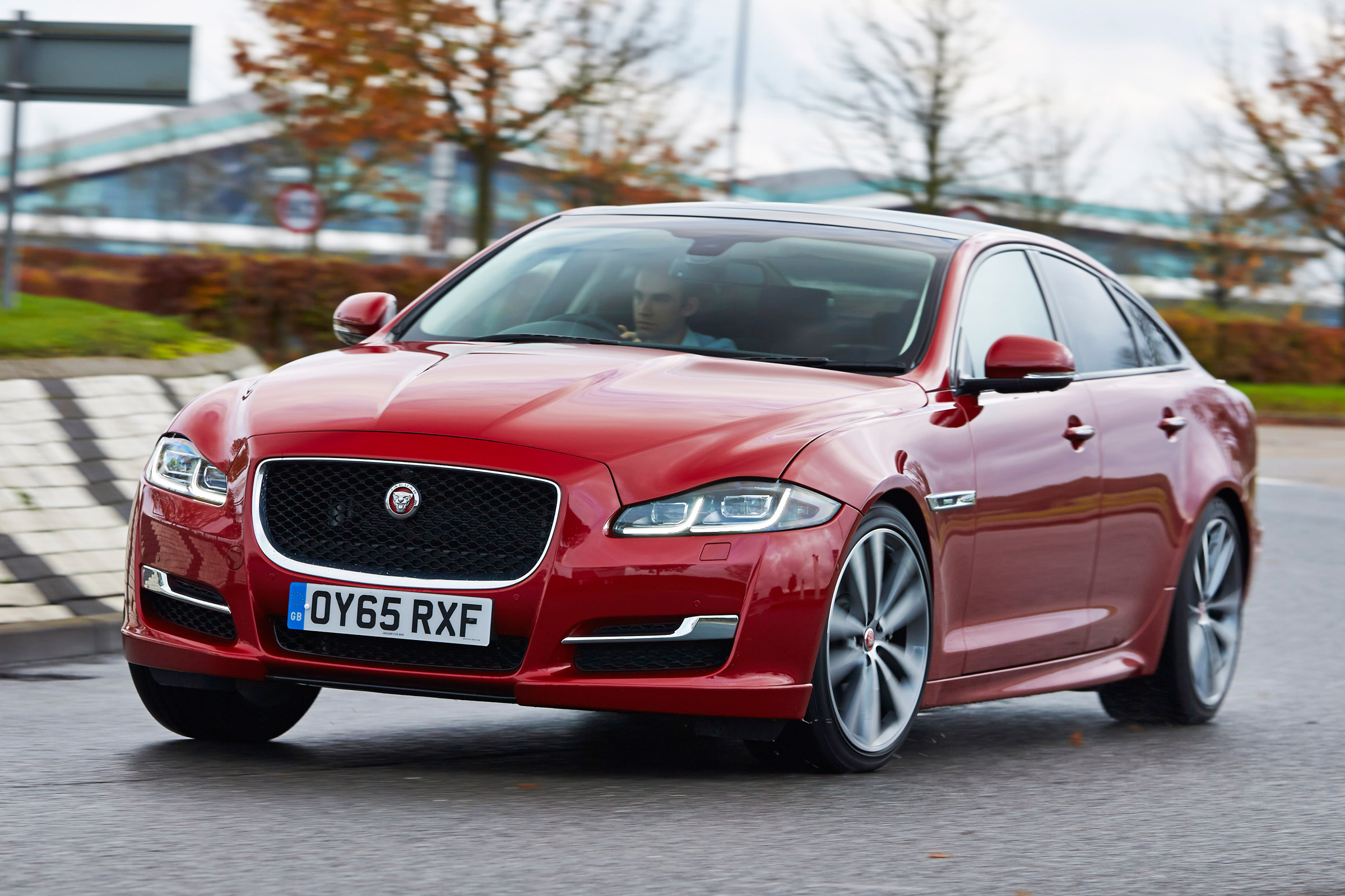 Jaguar XJ R-Sport 2015 action