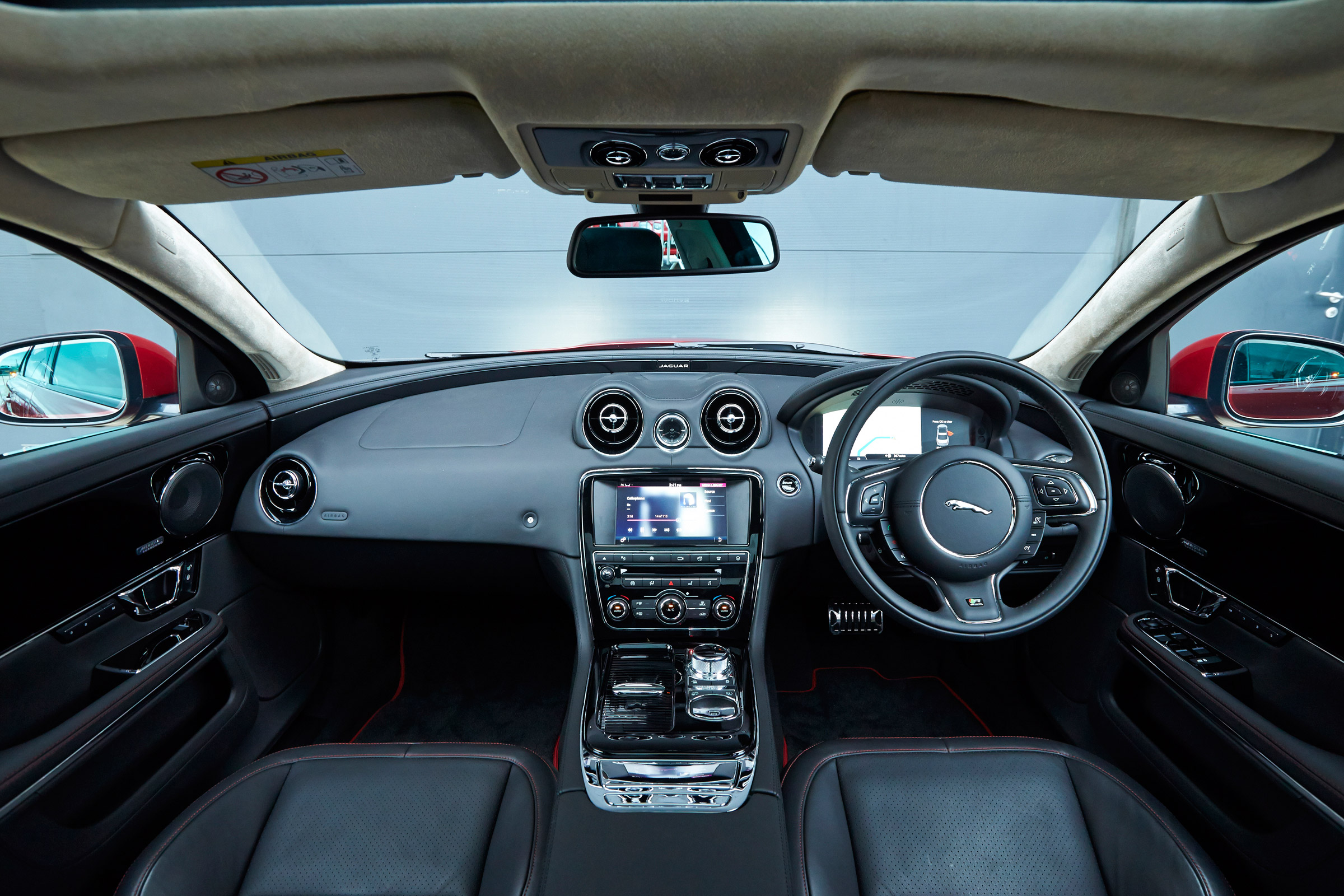 Jaguar XJ R-Sport 2015 interior