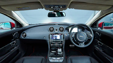 Jaguar XJ R-Sport 2015 interior