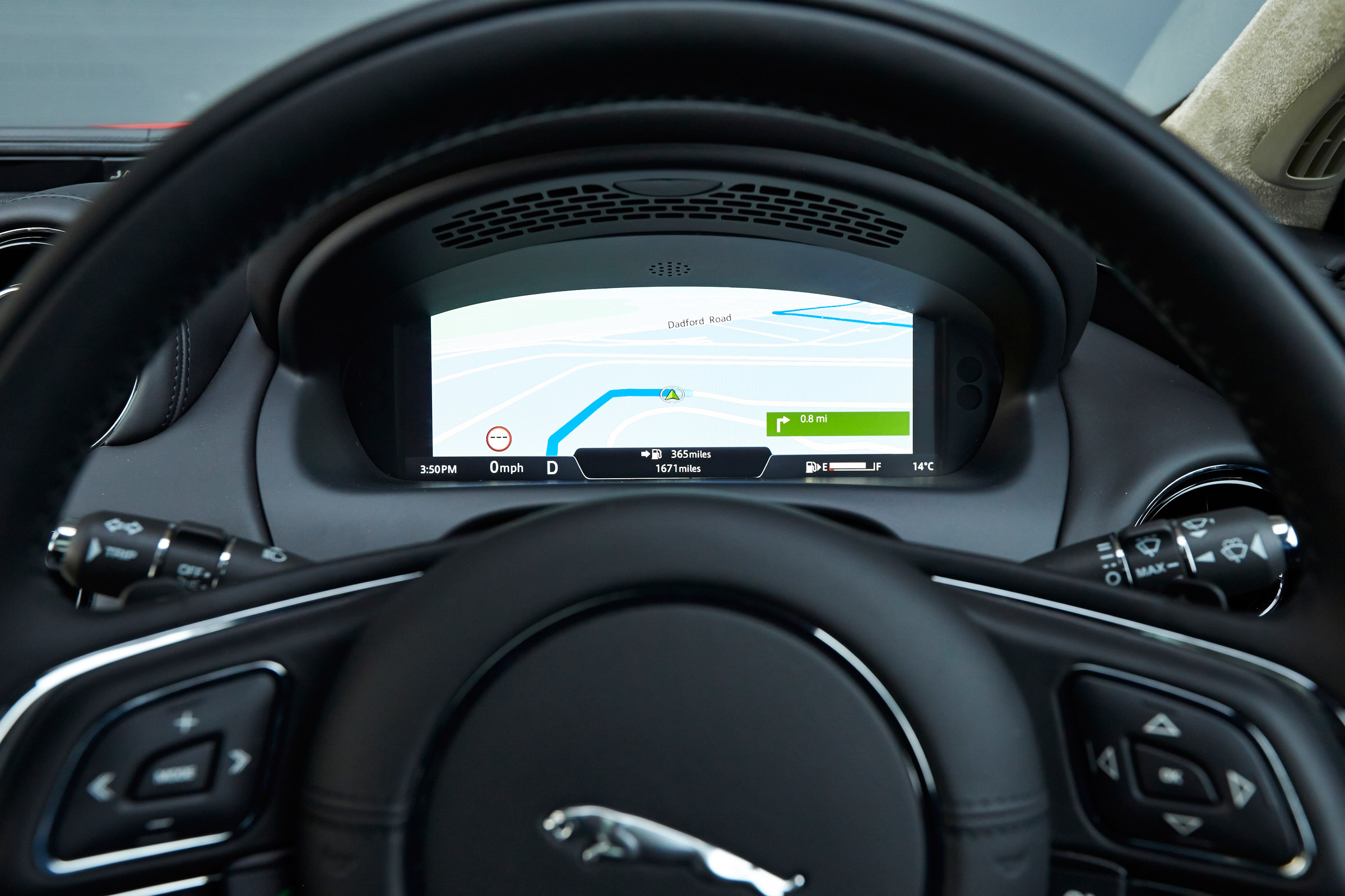 Jaguar XJ R-Sport 2015 dials