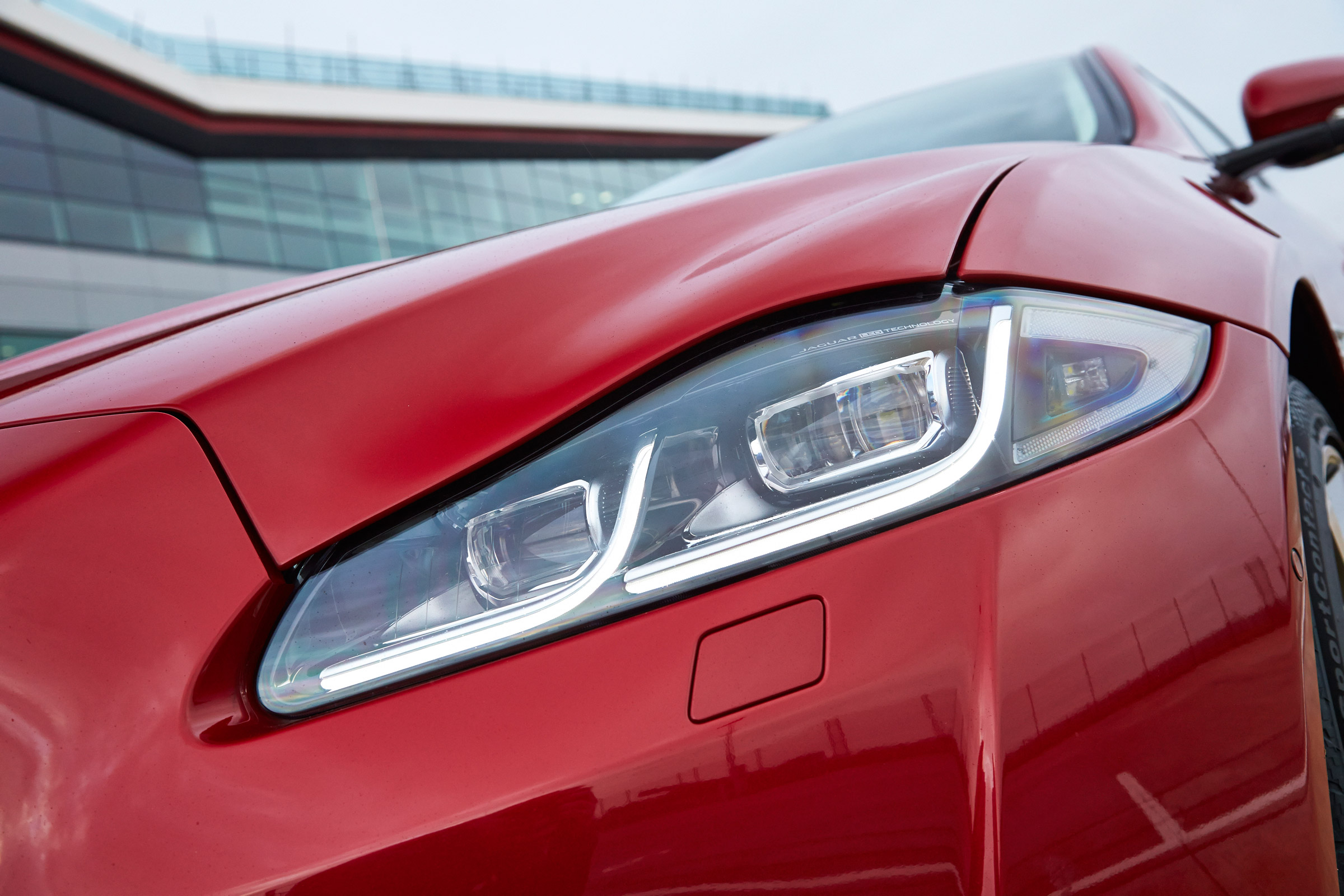 Jaguar XJ R-Sport 2015 light