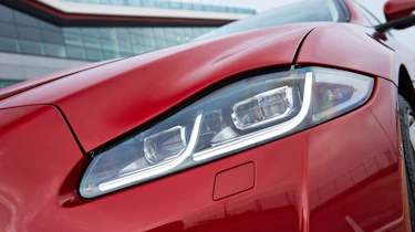 Jaguar XJ R-Sport 2015 light