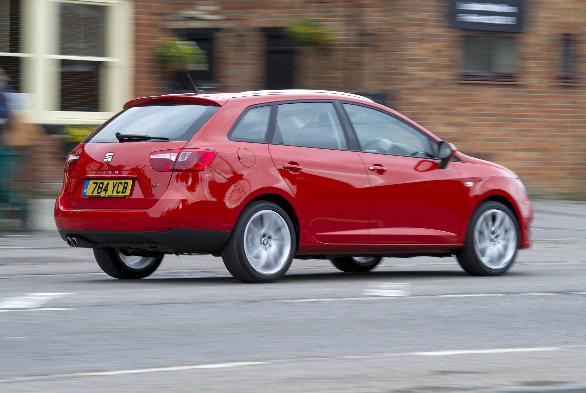 SEAT Ibiza ST rear tracking town